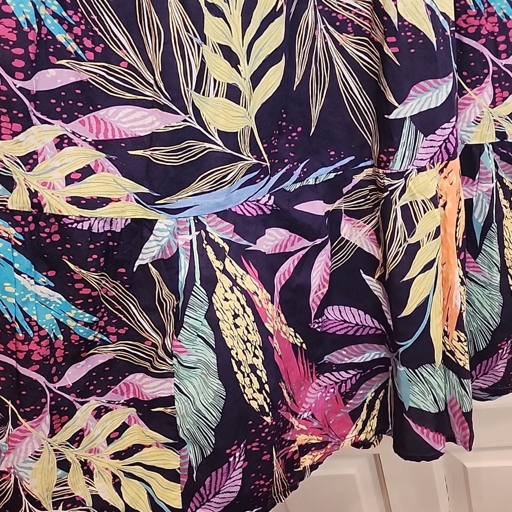BEACHLUNCHLOUNGE NWT navy, gold, pink Tropical Floral Print Ruffled Elastic Back - Picture 9 of 9